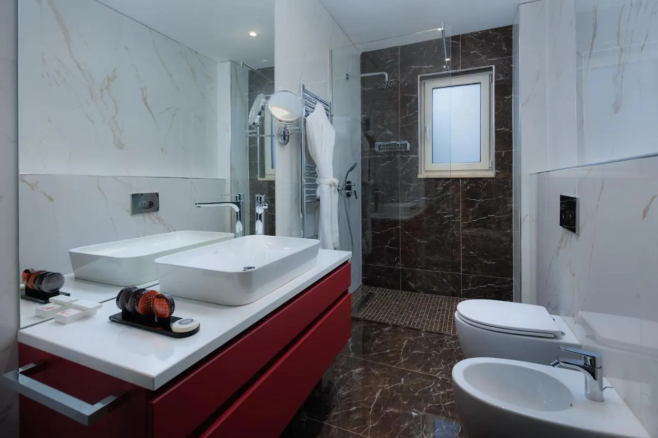 Arte Boutique Hotel Tirana 5*,