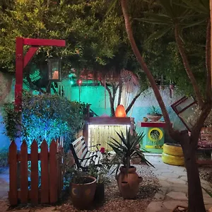 Hostel The Bearded Dad, Tiran