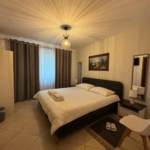 Konukevi Xhelo's, Tiran