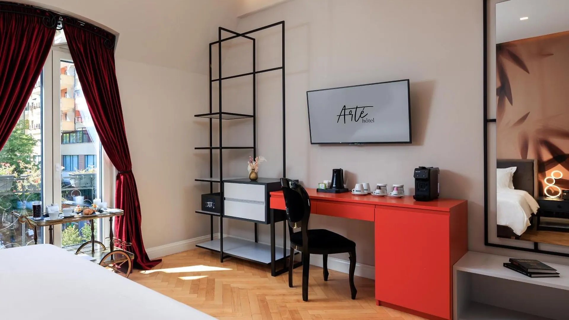 Arte Boutique Hotel Tirana 5*,