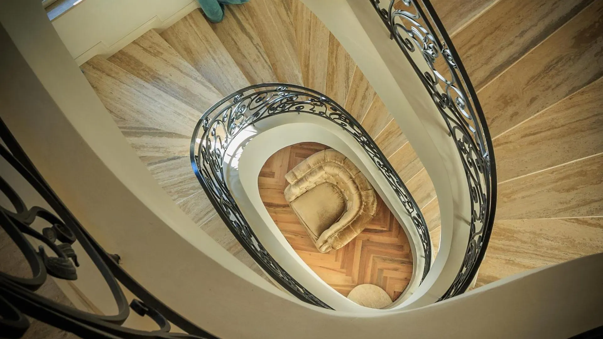 Arte Boutique Hotel Tirana 5*,  Albania